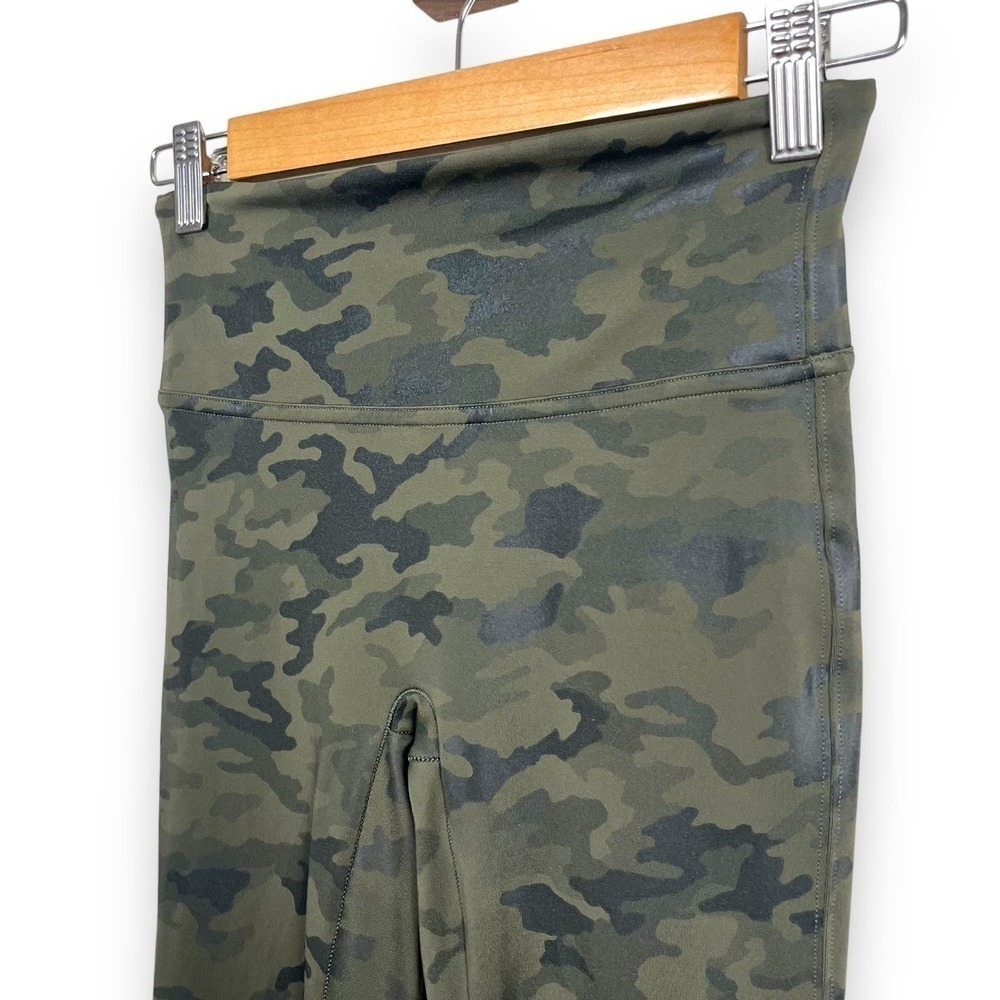 Spanx Leggings Womens Small Camo Faux Leather Green Black High Rise - Picture 5 of 12
